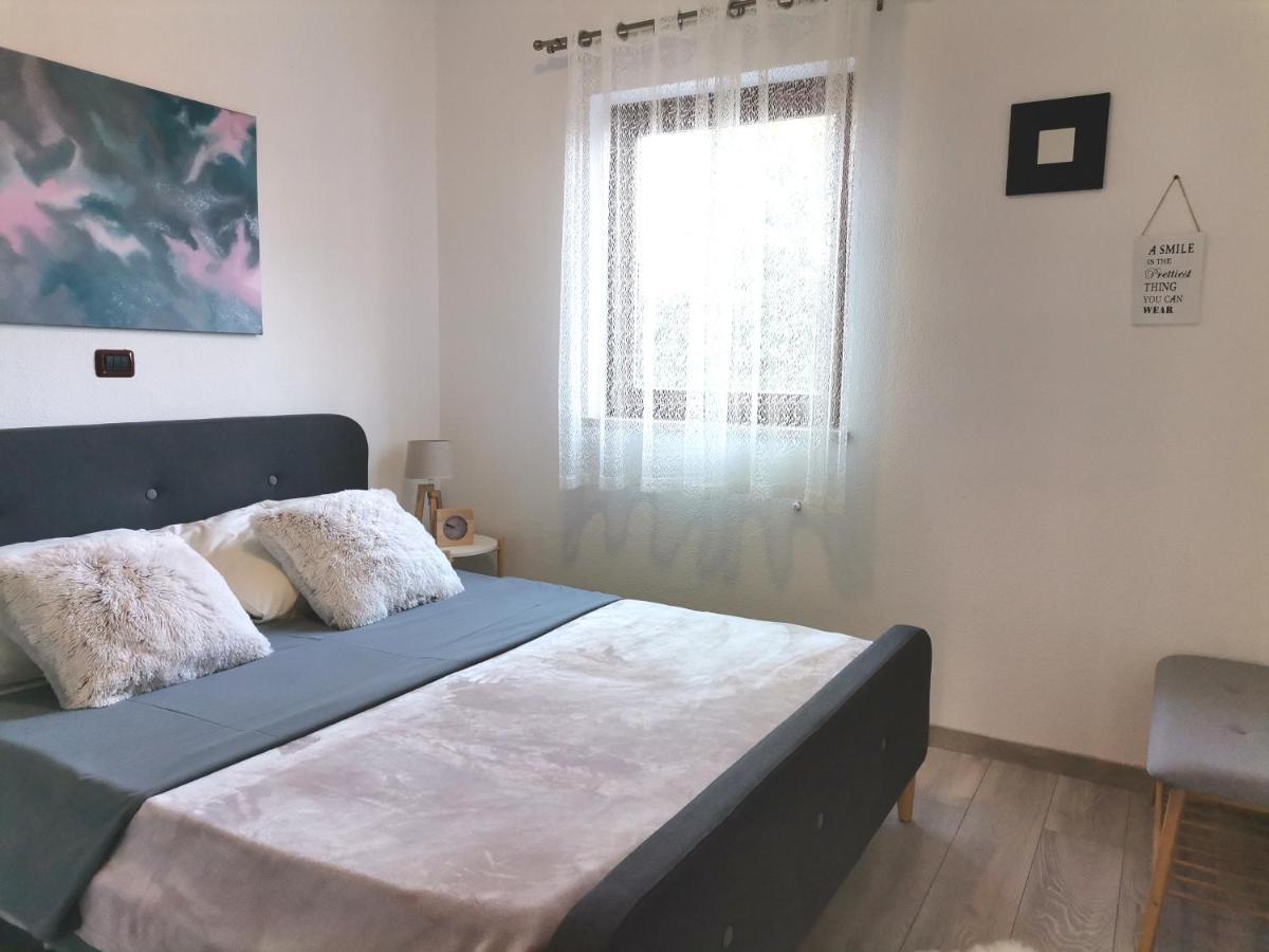 Renato Apartment Basanija Luaran gambar